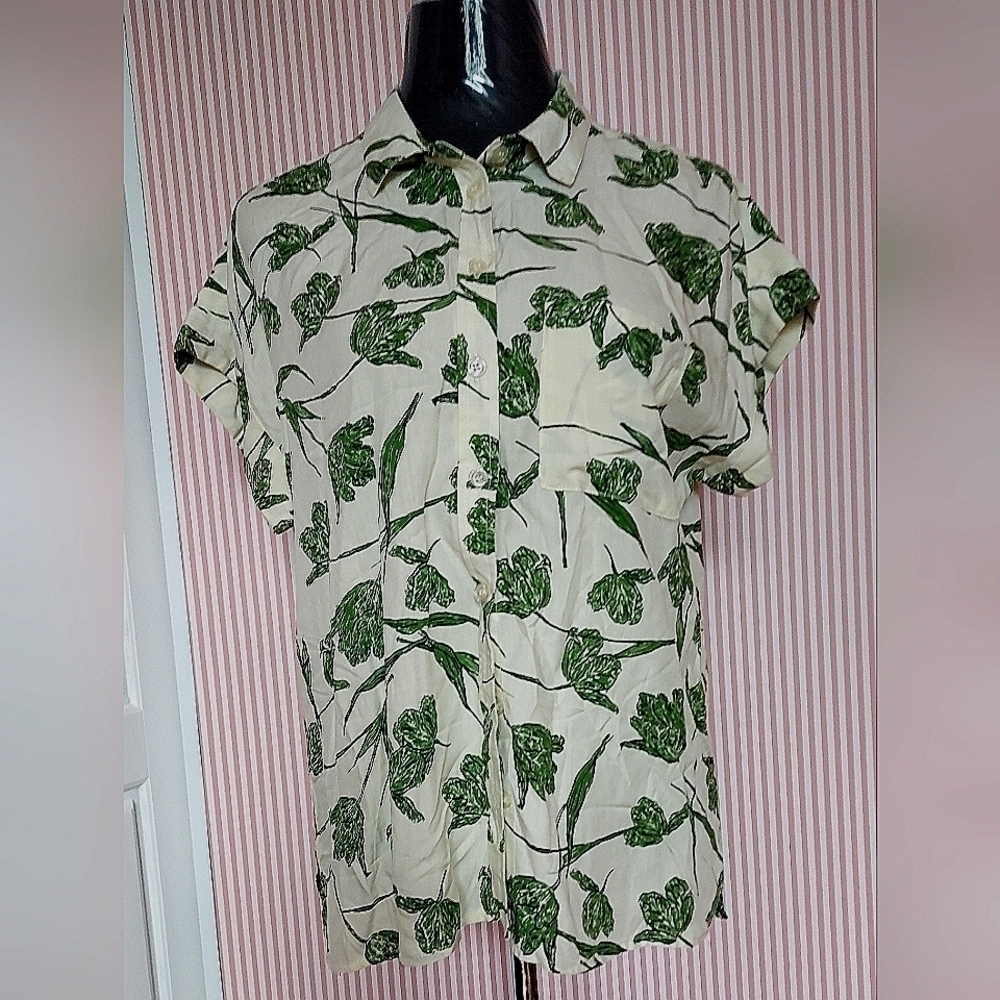 Velvet Heart Leaf Print Blouse Small Tropical Coastal Button-Up Lightweight